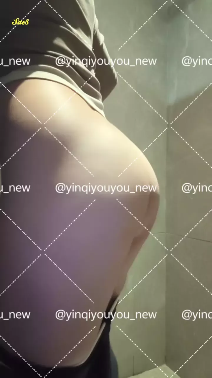 在公厕隔壁的大姐不知道有没有发现